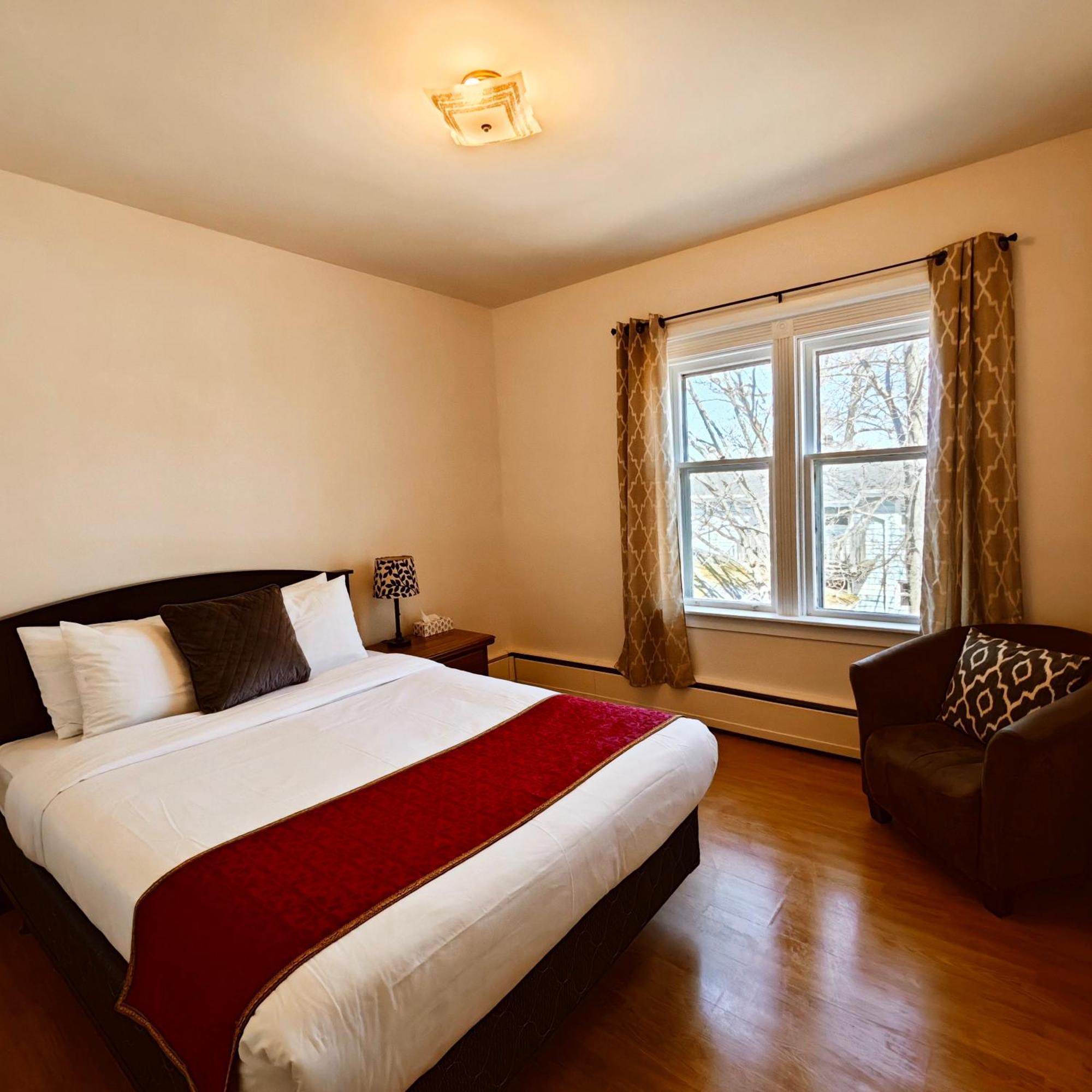 Bed and Breakfast Andy'S Blue House Charlottetown Exterior foto